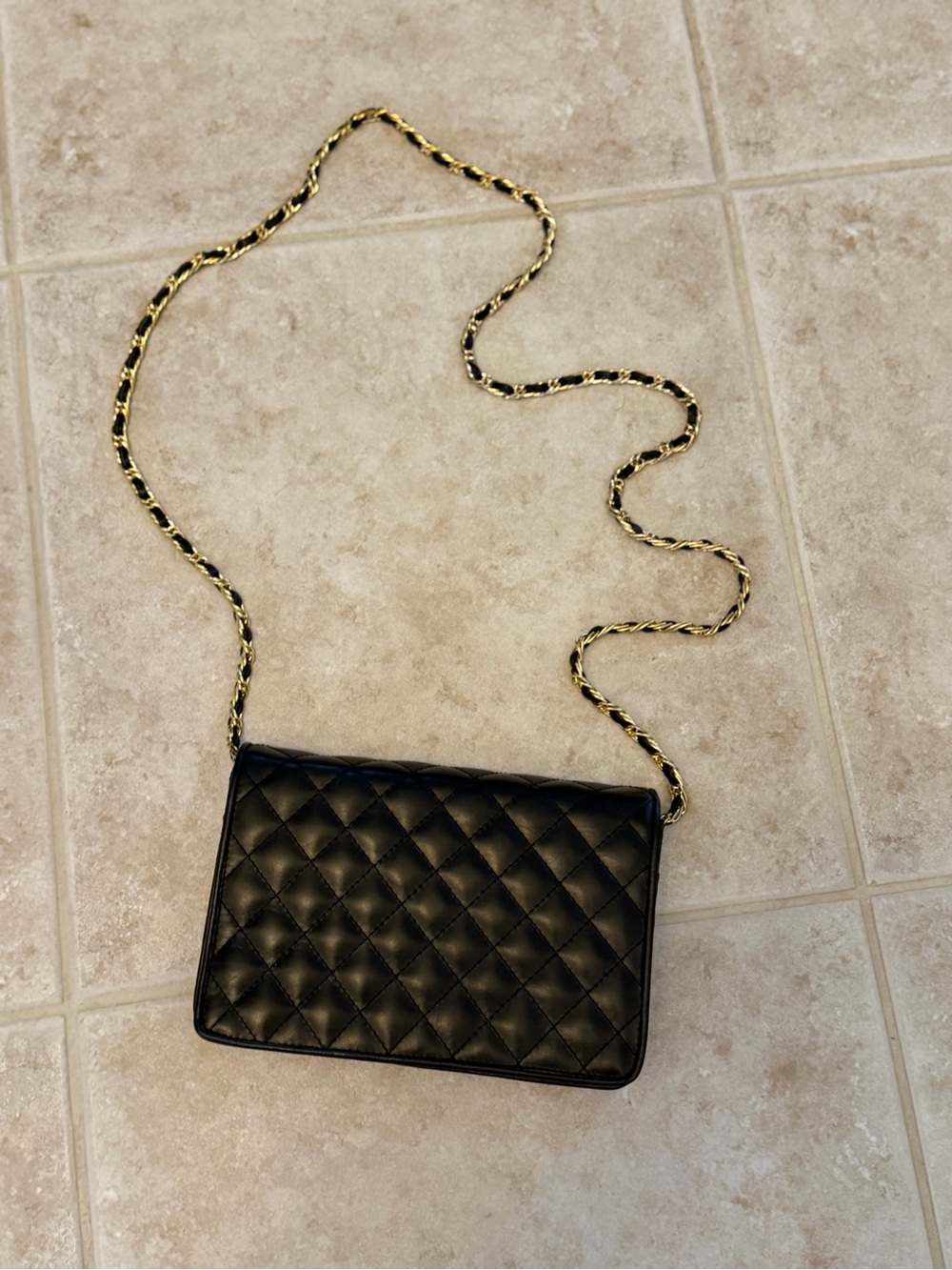 Vintage Quilted Black Chain Crossbody Bag - Picture 9 of 13